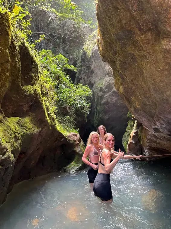 La Leona Waterfall CR