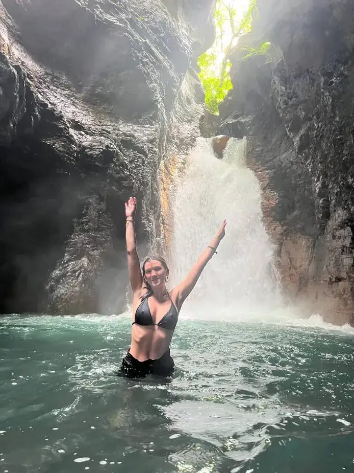 La Leona Waterfall CR